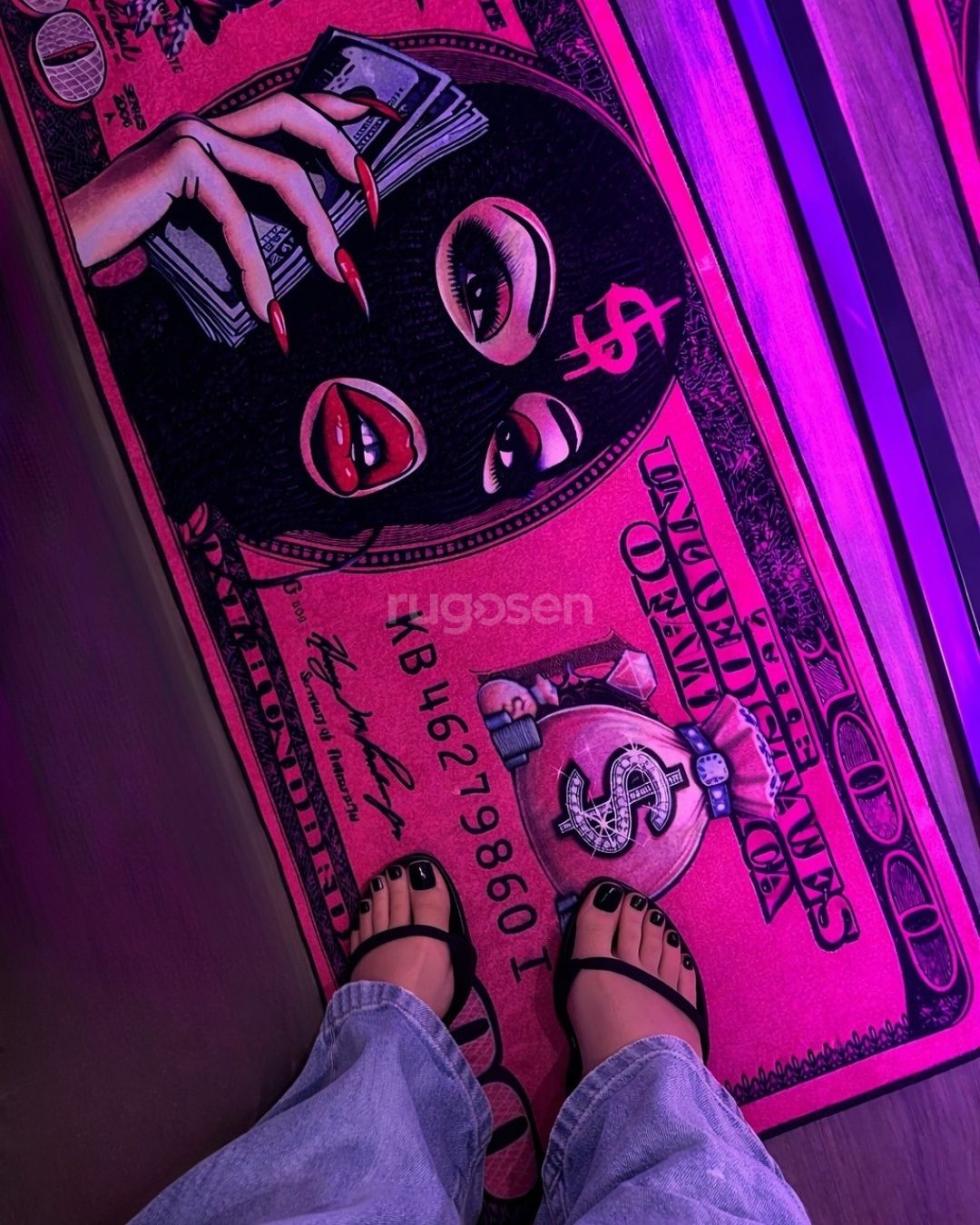 Dollar Diva X Özel Tasarım Kaymaz Taban Halı