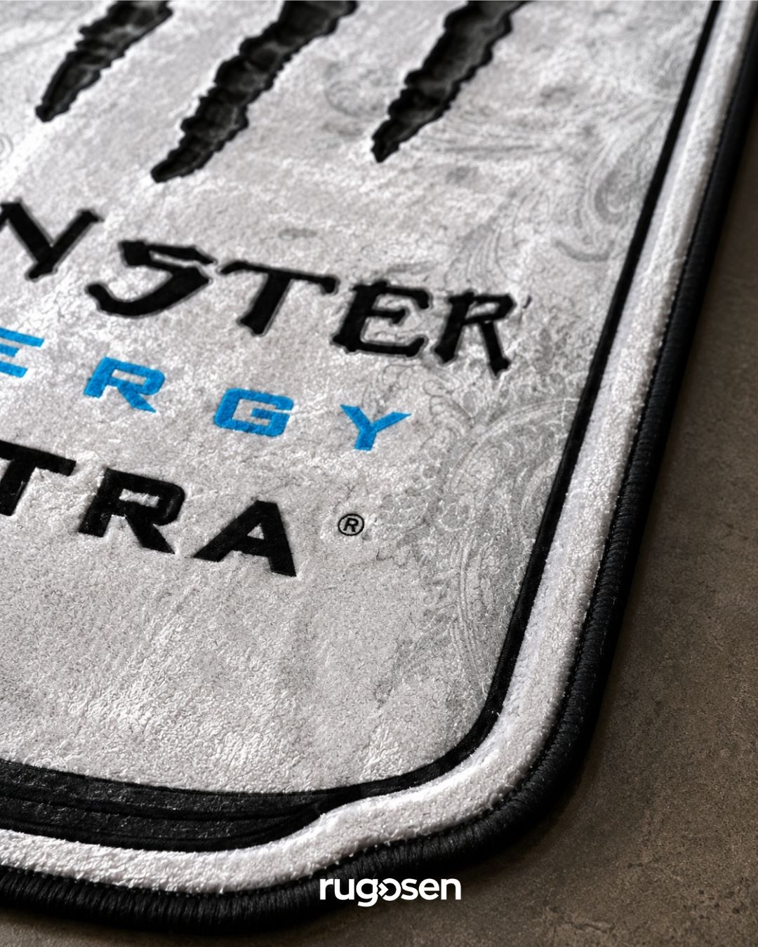 Monster White Edition – Özel Kesim Dekoratif Halı