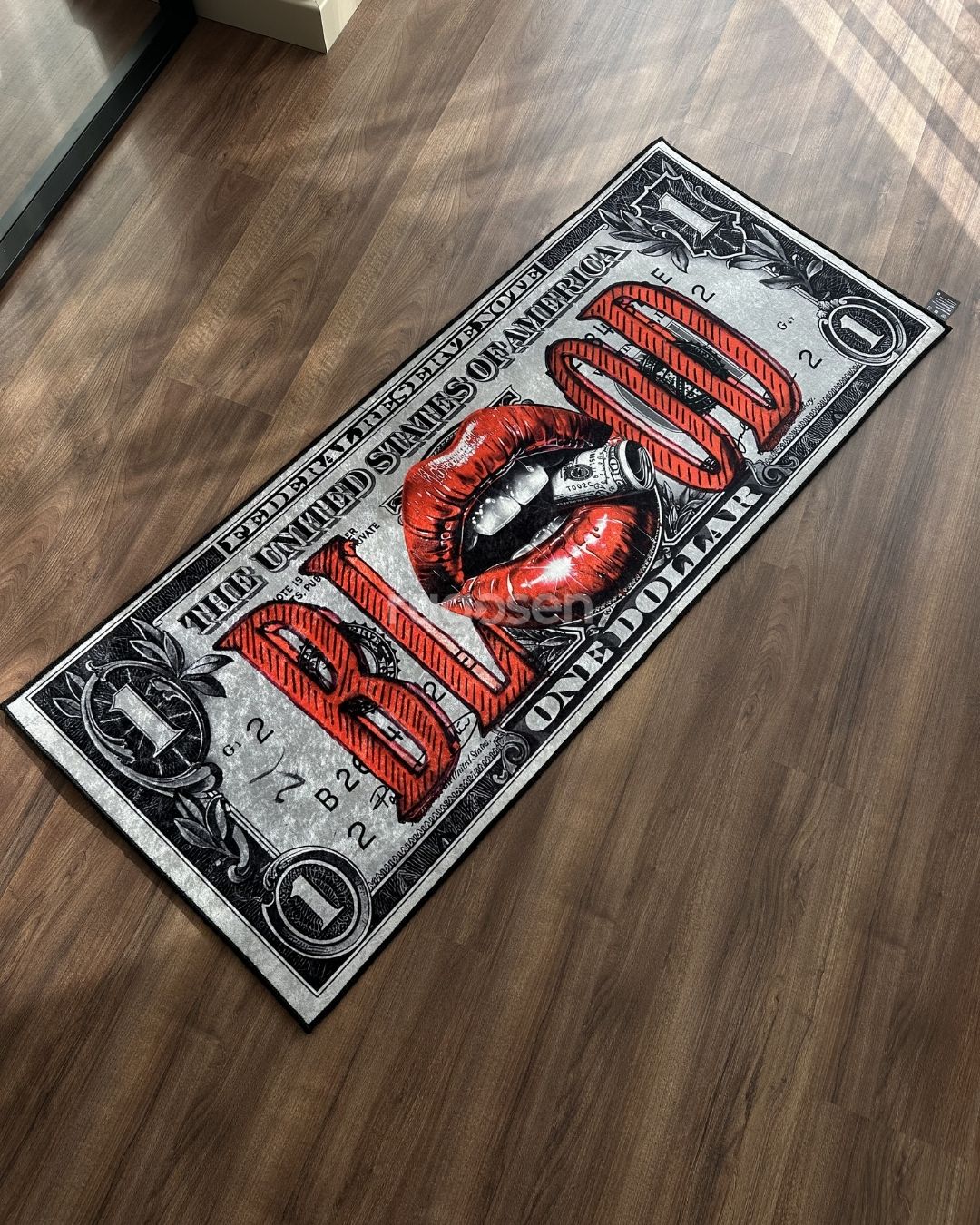 Blood Dollar X Özel Tasarım Kaymaz Taban Halı