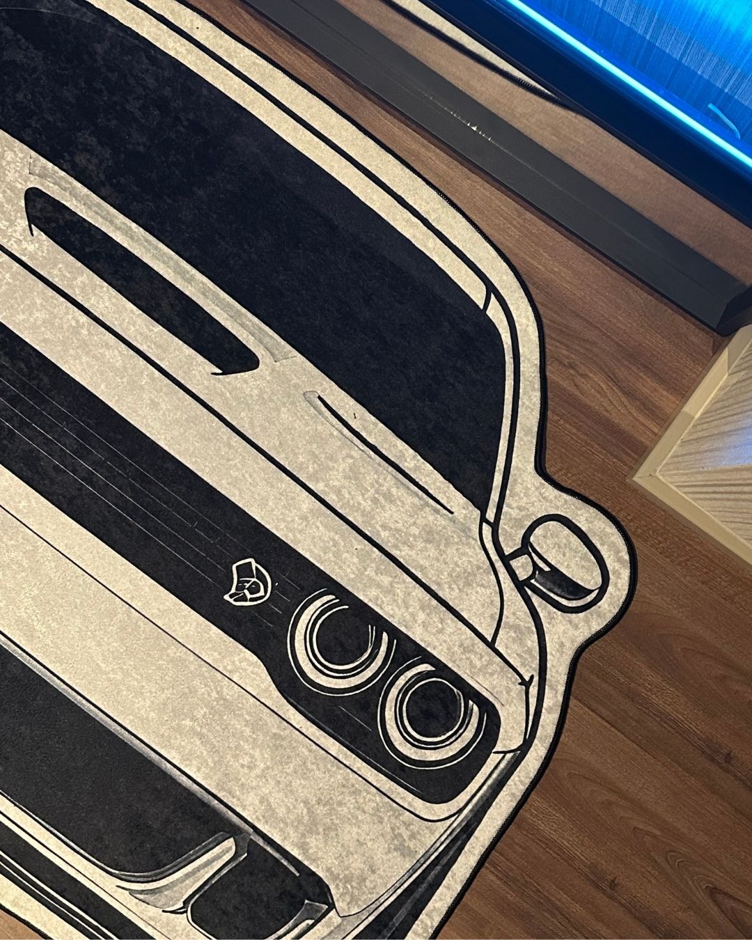 Dodge Challenger White - Özel Tasarım Halı